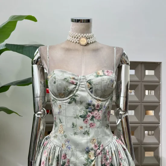 Green Retro Printed Pleated Maxi Dress - Image 3